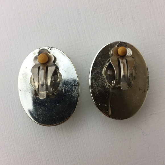 Vintage Green Plastic Statement Clip On Earrings - Picture 6 of 8